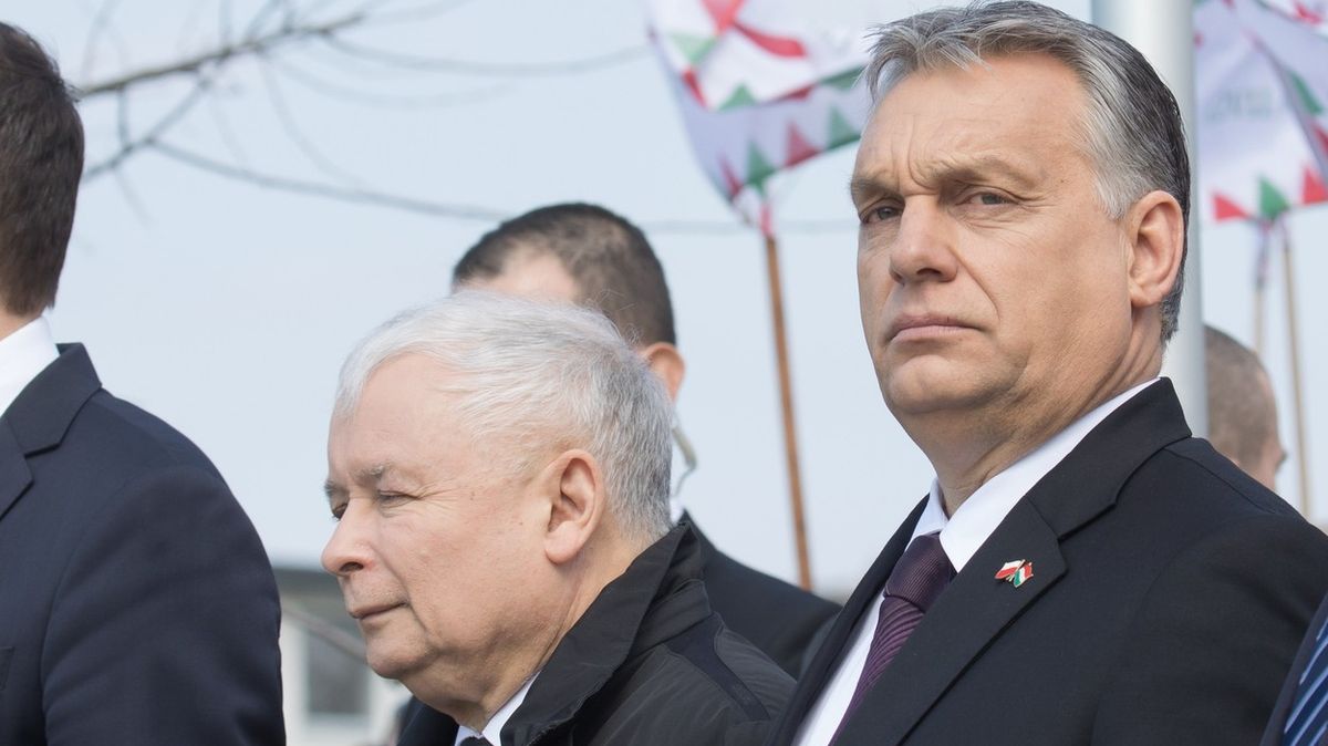 Proti diktátu Bruselu. Kaczynski a Orbán sjednotili kritiky EU ze 14 zemí